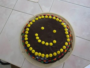 Pastel de chocolate con M&m